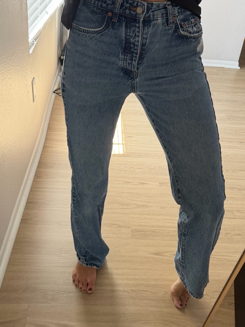 Zara Women's Relaxed Straight-Leg Jeans in Faded Blue